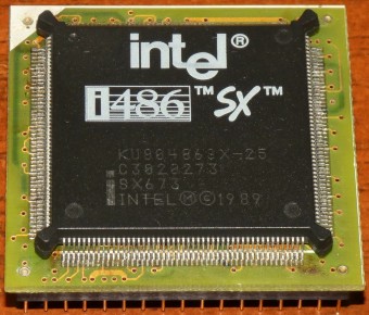 Intel i486 SX 25MHz CPU (KU80486SX-25) sSpec: SX673, gesockelt 196-pin plastic QFP, 1989